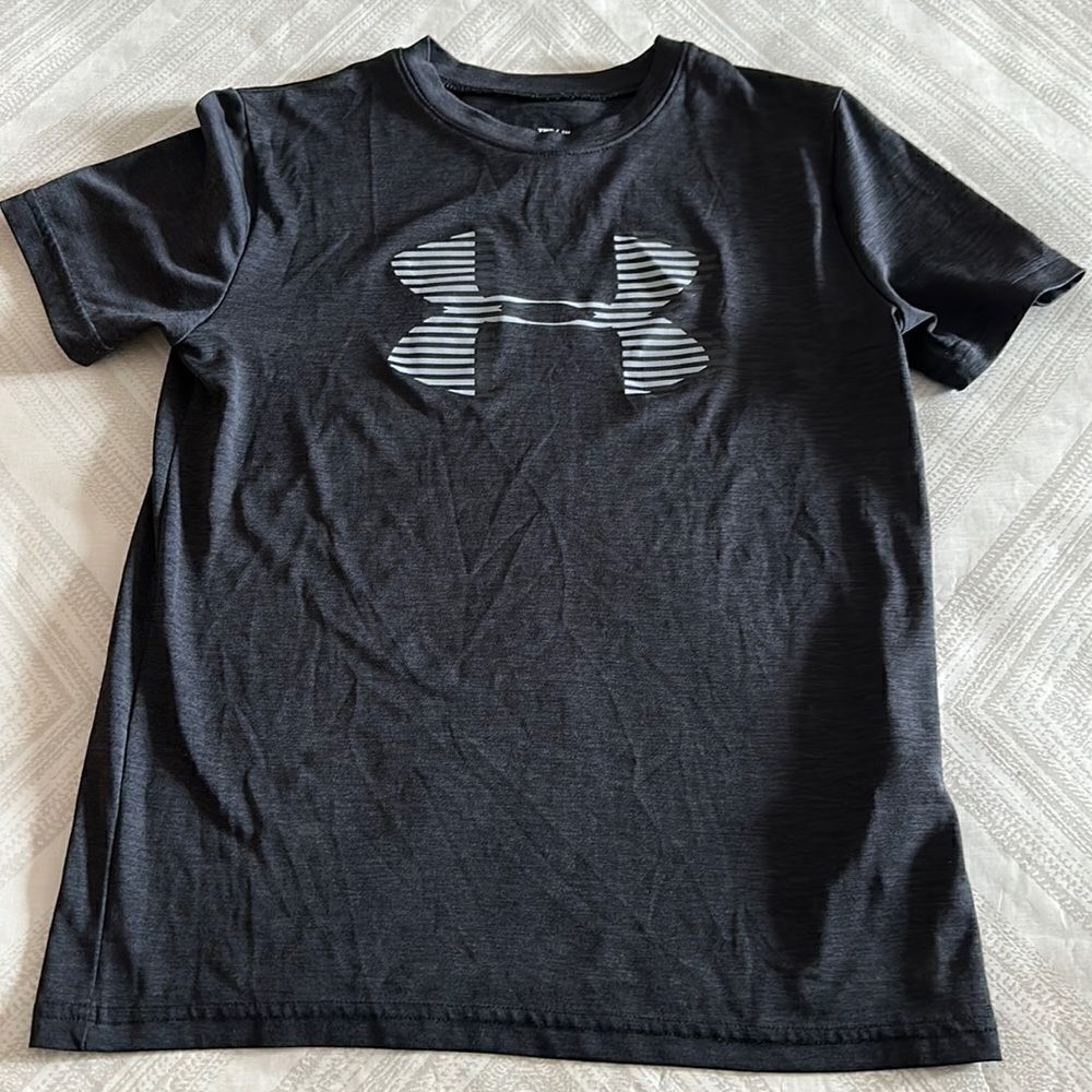 Under Armour Boys Charcoal Grey Logo T-Shirt